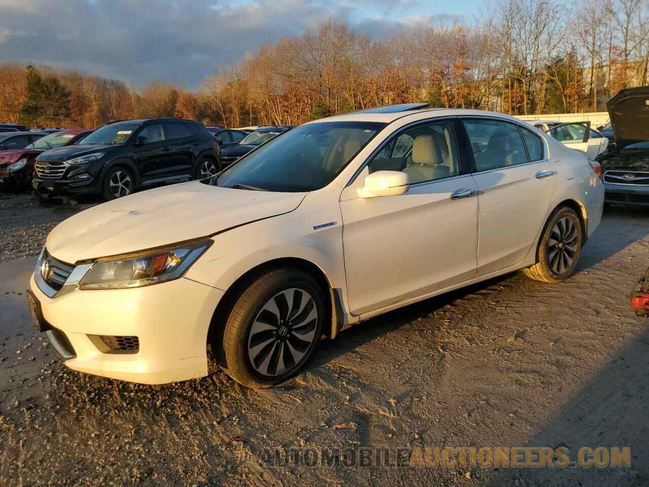 1HGCR6F58FA001085 HONDA ACCORD 2015