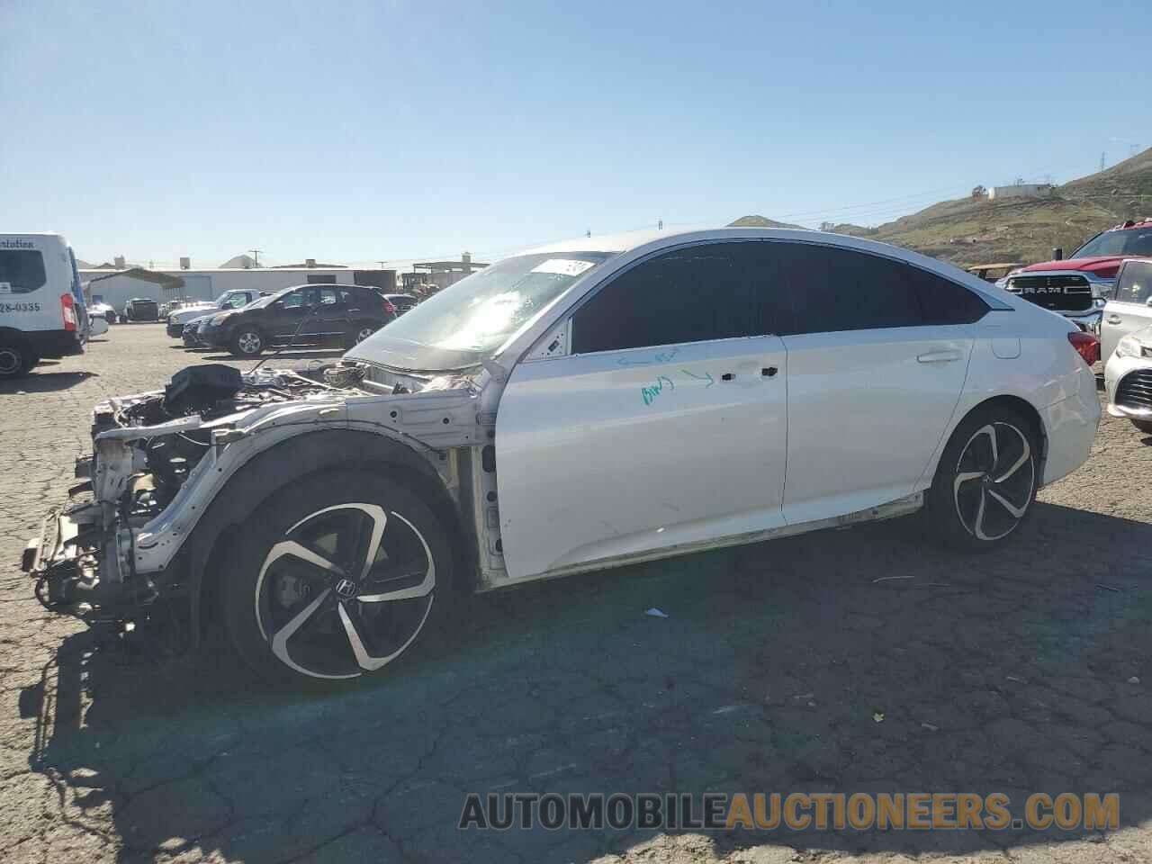 1HGCV1F32KA059040 HONDA ACCORD 2019