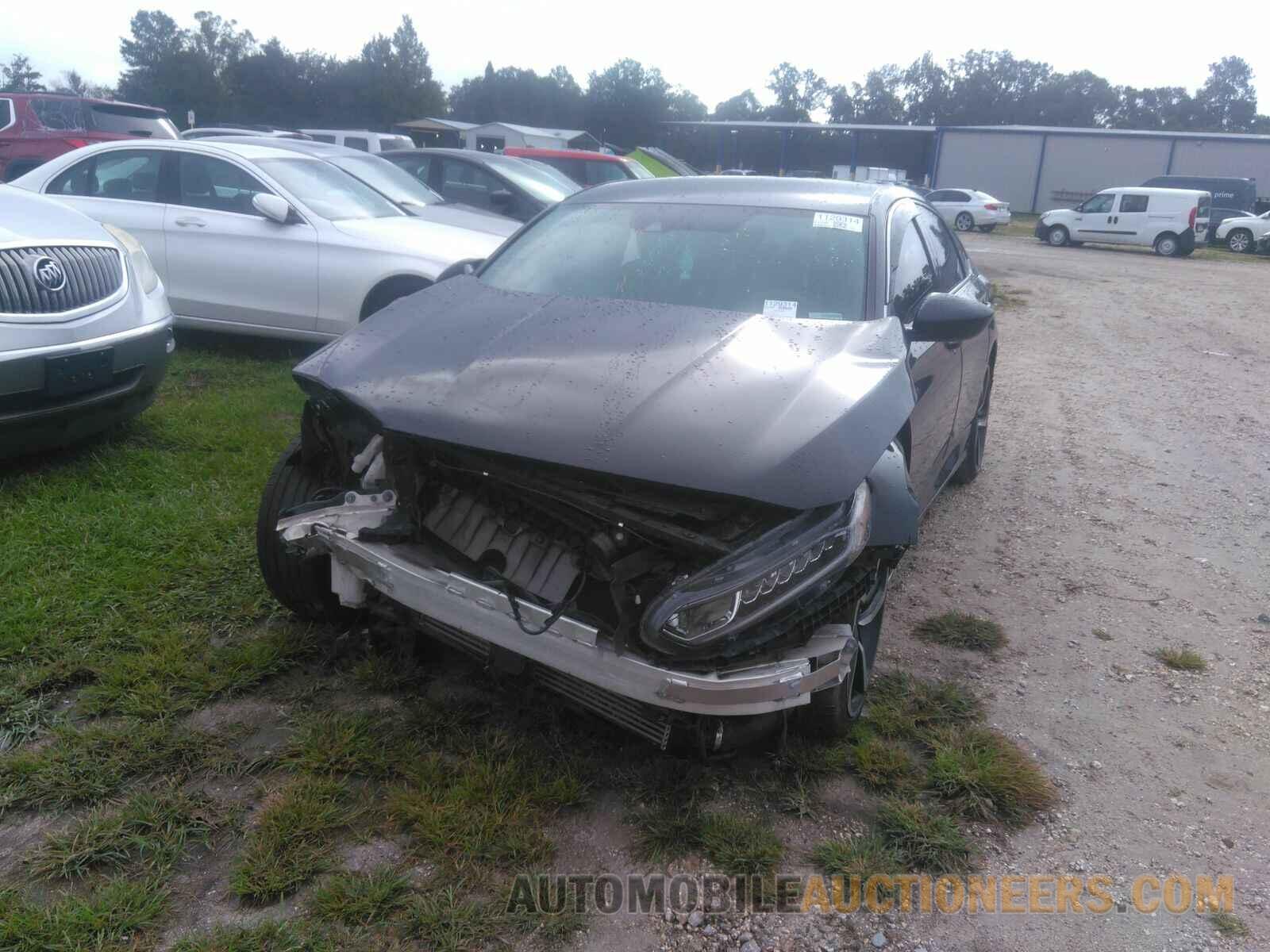 1HGCV1F3XJA005869 Honda Accord Sedan 2018