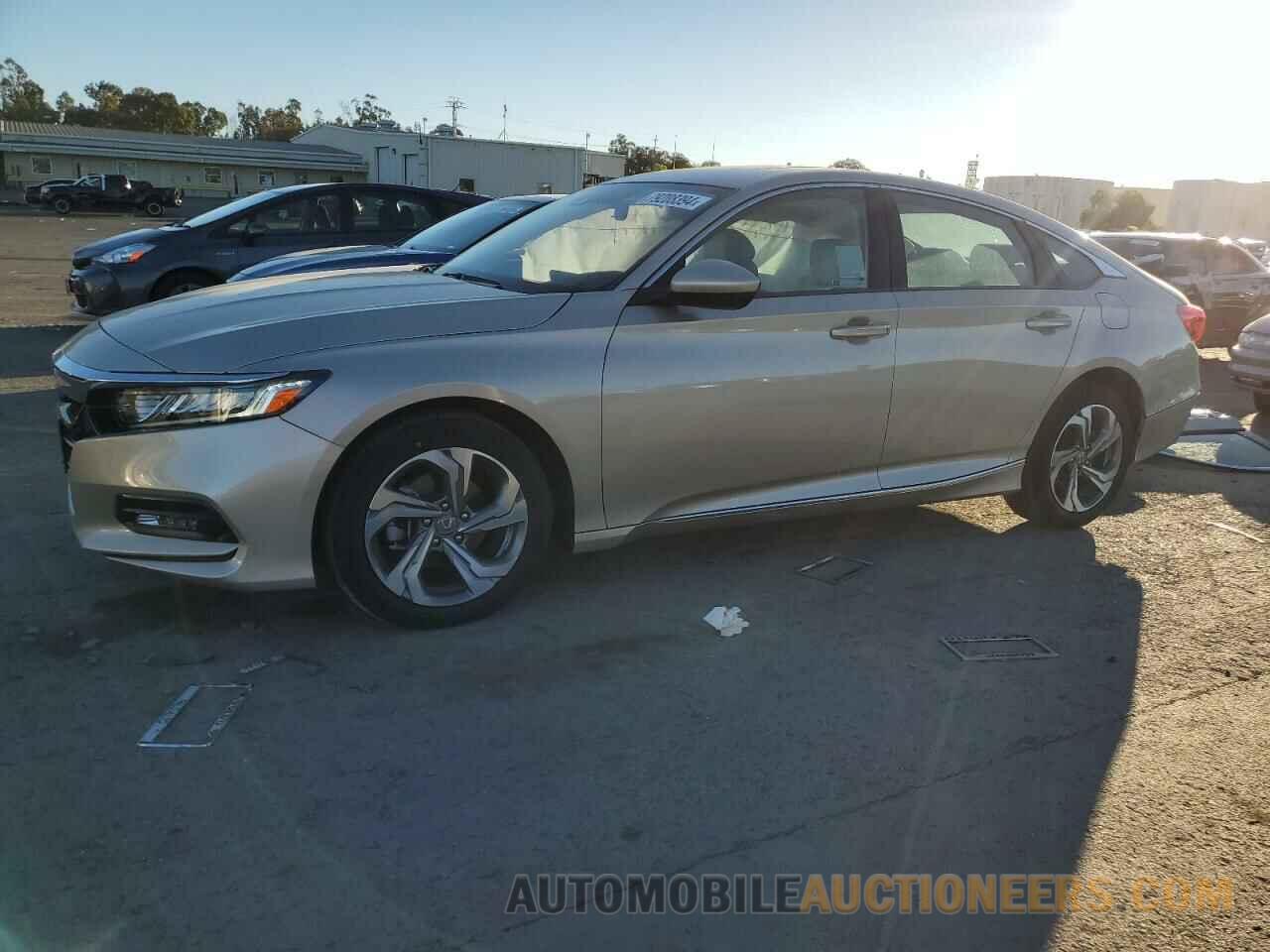 1HGCV1F44JA218132 HONDA ACCORD 2018