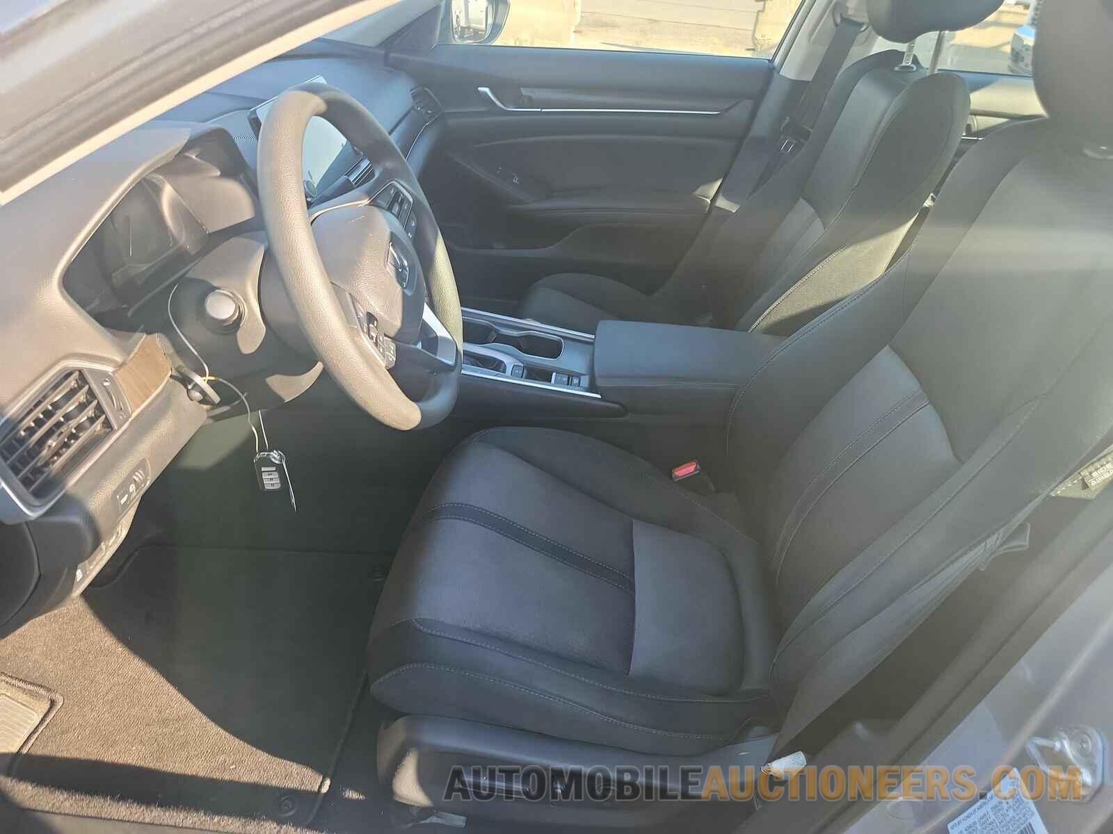 1HGCV1F48KA033051 Honda Accord Sedan 2019