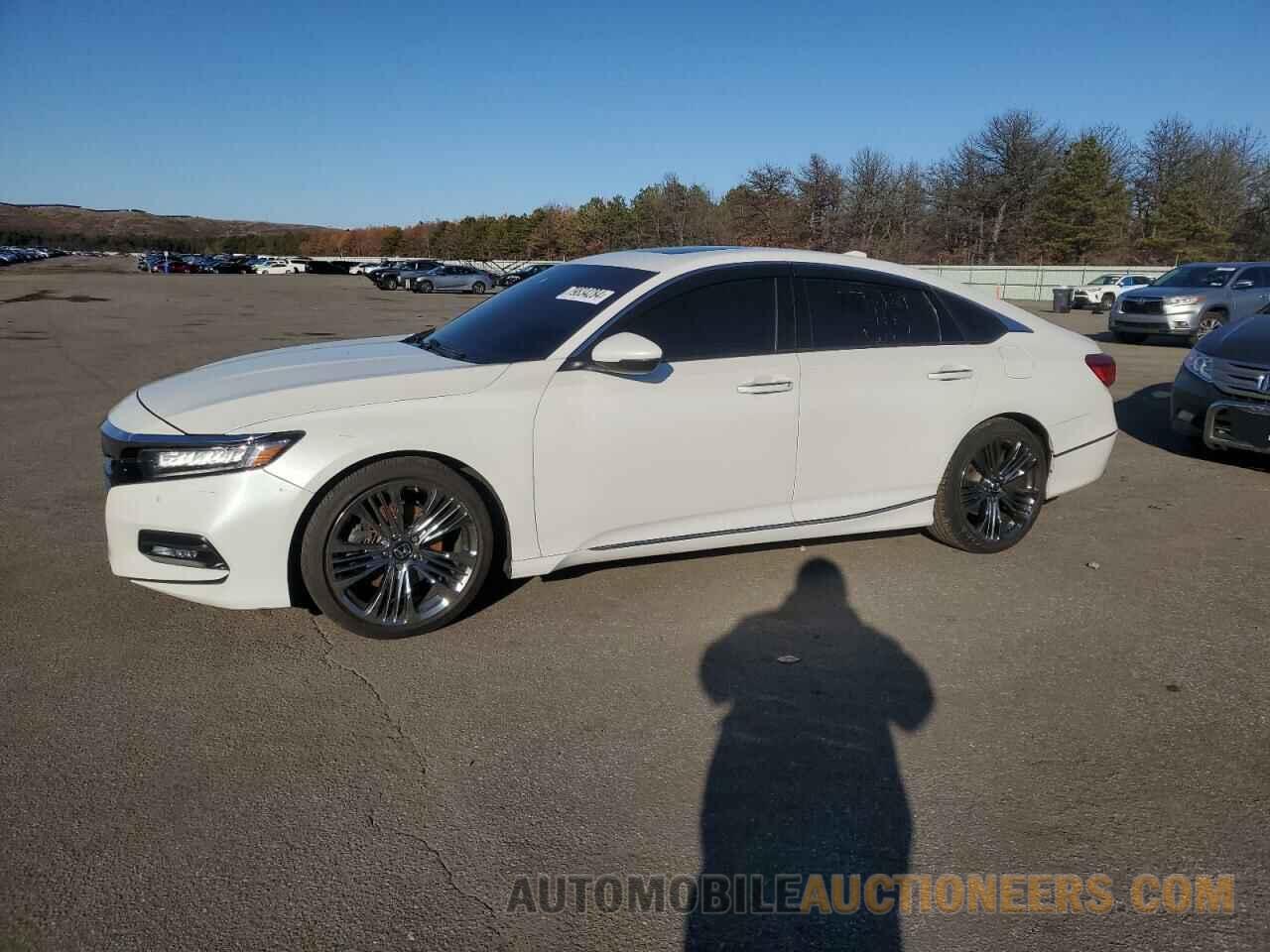 1HGCV1F92JA010021 HONDA ACCORD 2018