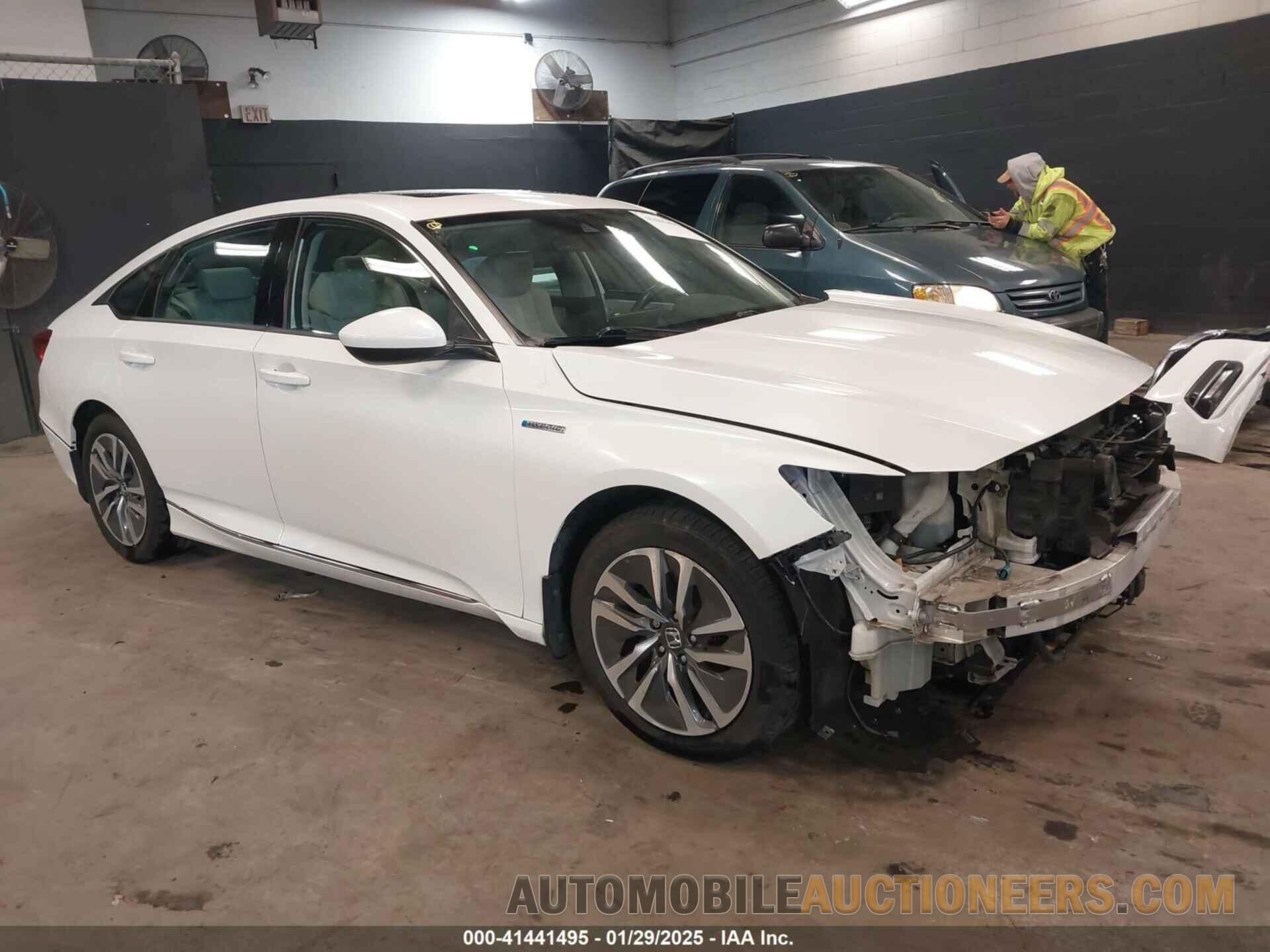 1HGCV3F59JA011904 HONDA ACCORD HYBRID 2018