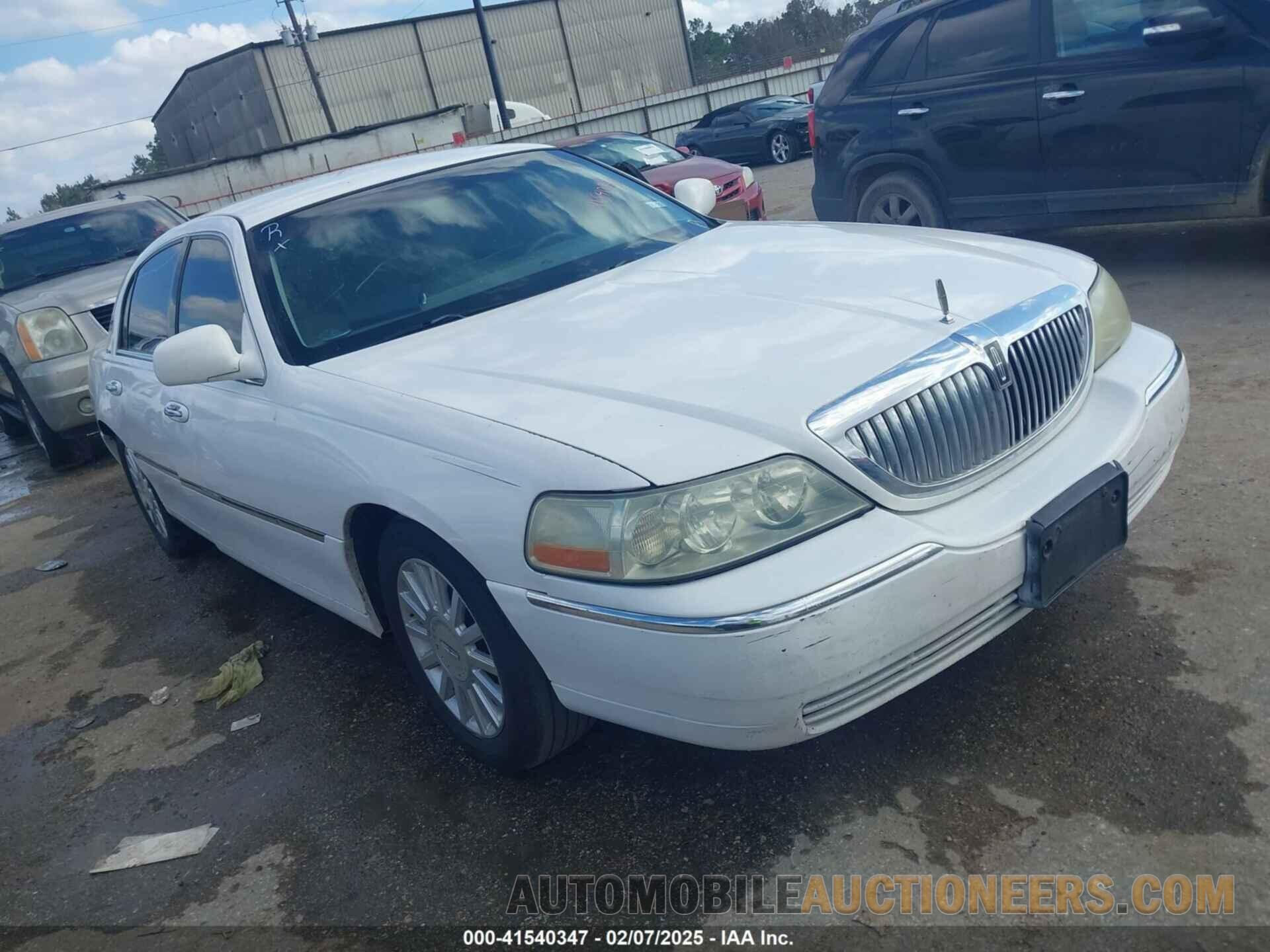 1LNHM81W04Y680803 LINCOLN TOWN CAR 2004