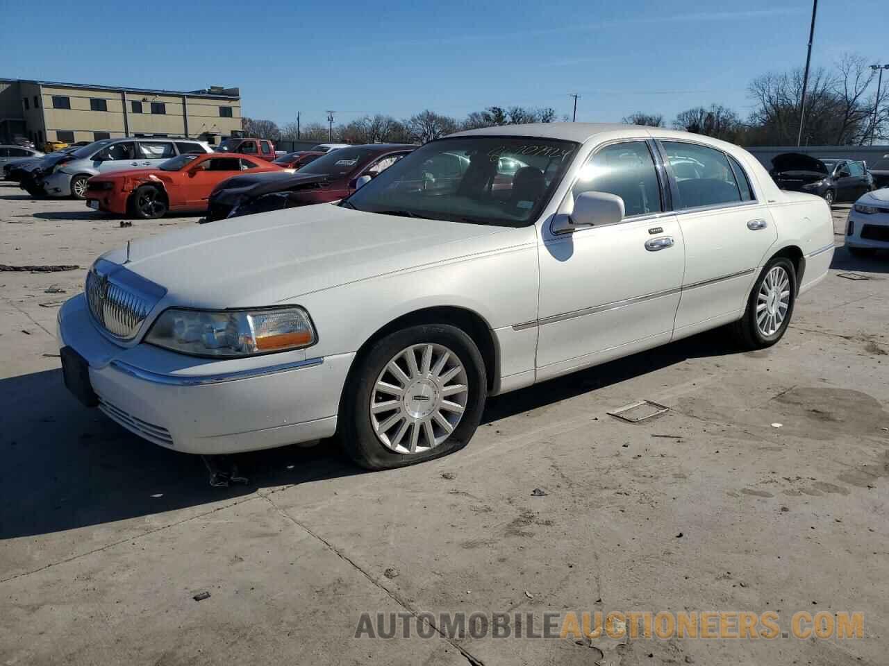 1LNHM81W53Y630266 LINCOLN TOWNCAR 2003