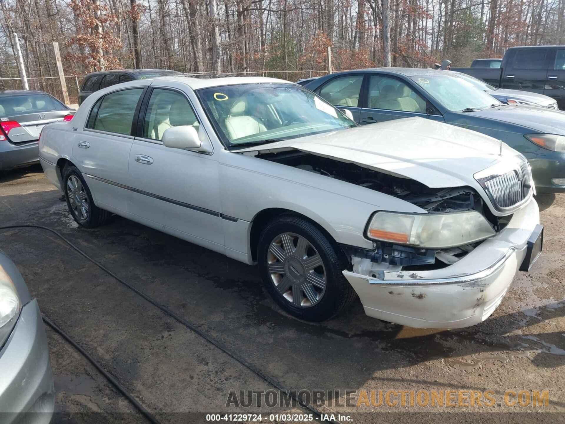 1LNHM82W25Y649407 LINCOLN TOWN CAR 2005