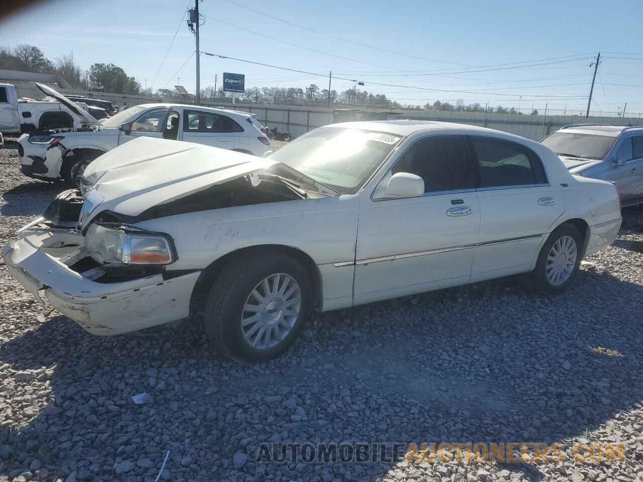 1LNHM82W45Y658934 LINCOLN TOWNCAR 2005