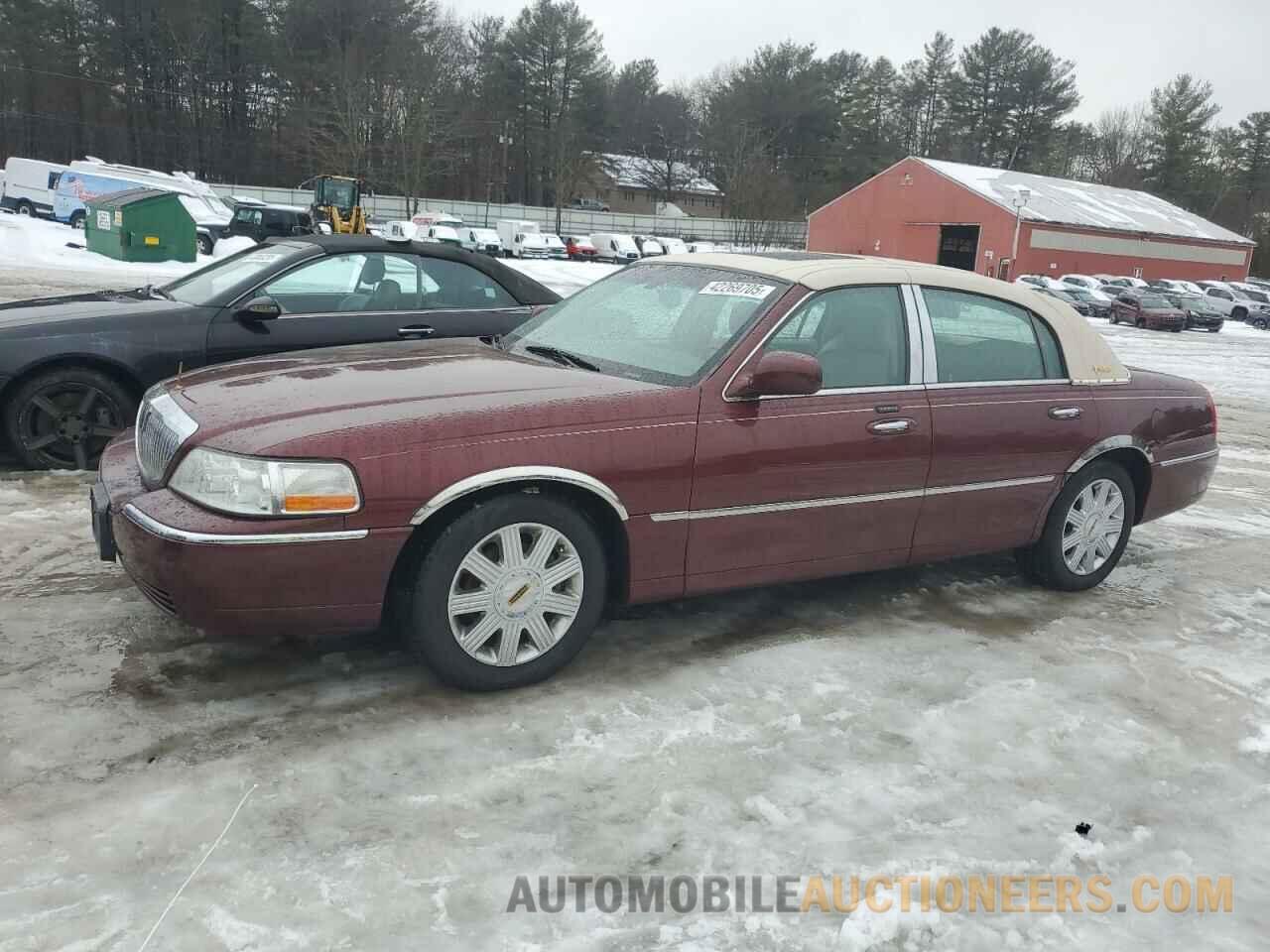 1LNHM83W24Y629641 LINCOLN TOWNCAR 2004