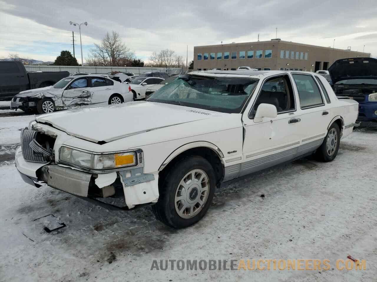 1LNLM82W0VY673585 LINCOLN TOWNCAR 1997