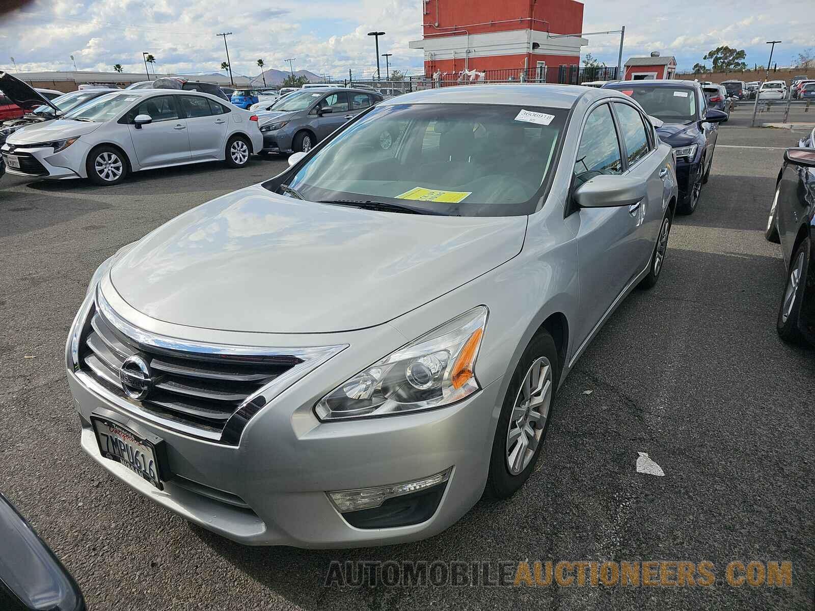 1N4AL3AP4FN875530 Nissan Altima 2015