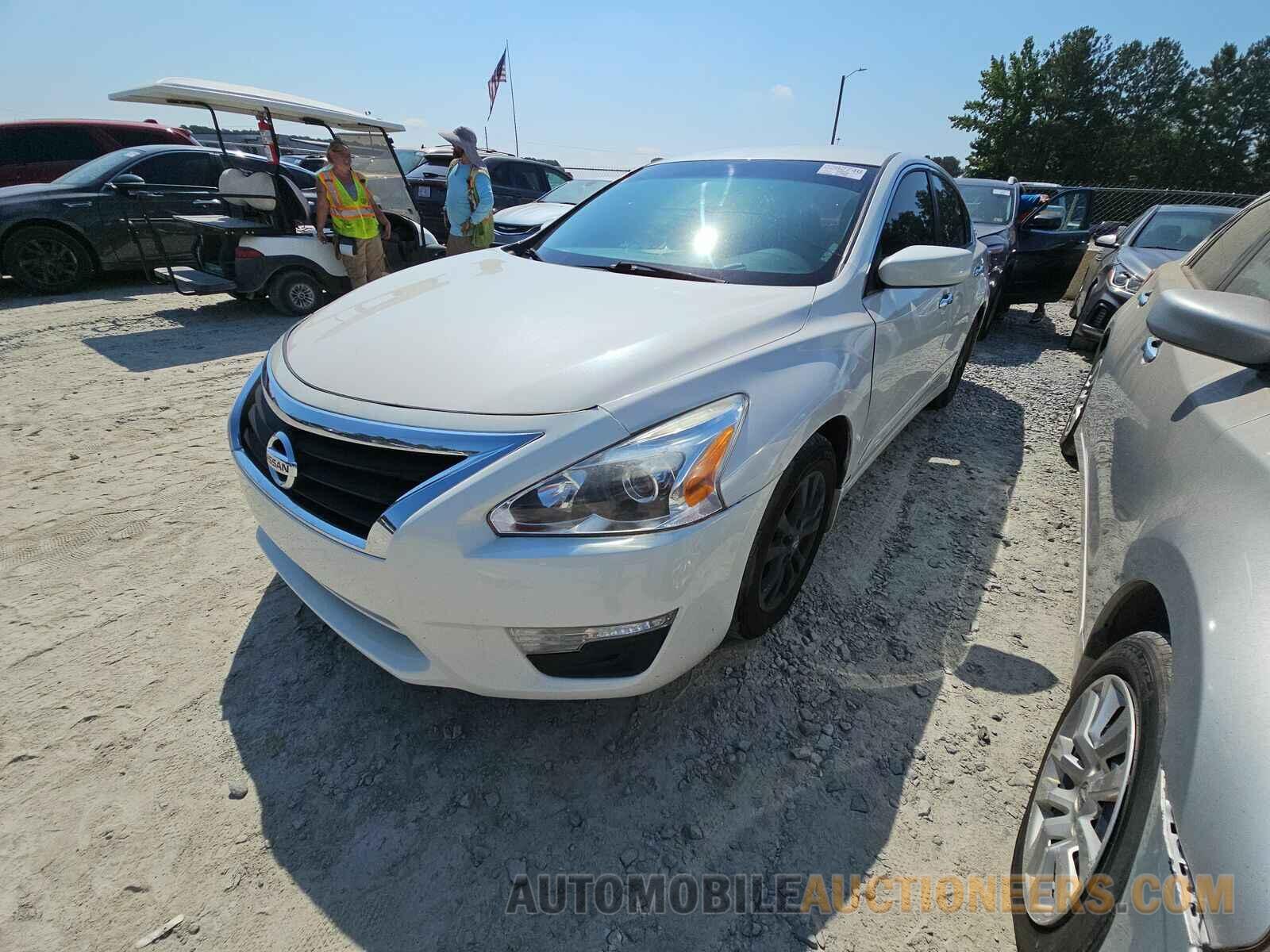 1N4AL3AP7FC580420 Nissan Altima 2015