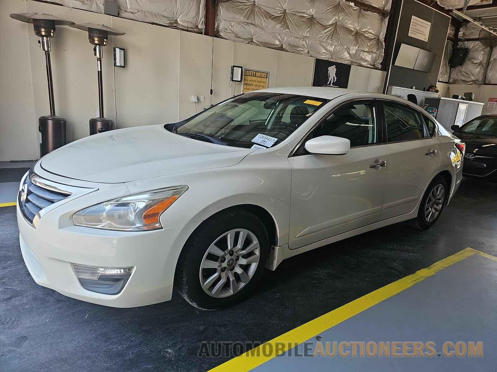 1N4AL3AP7FC590350 Nissan Altima 2015