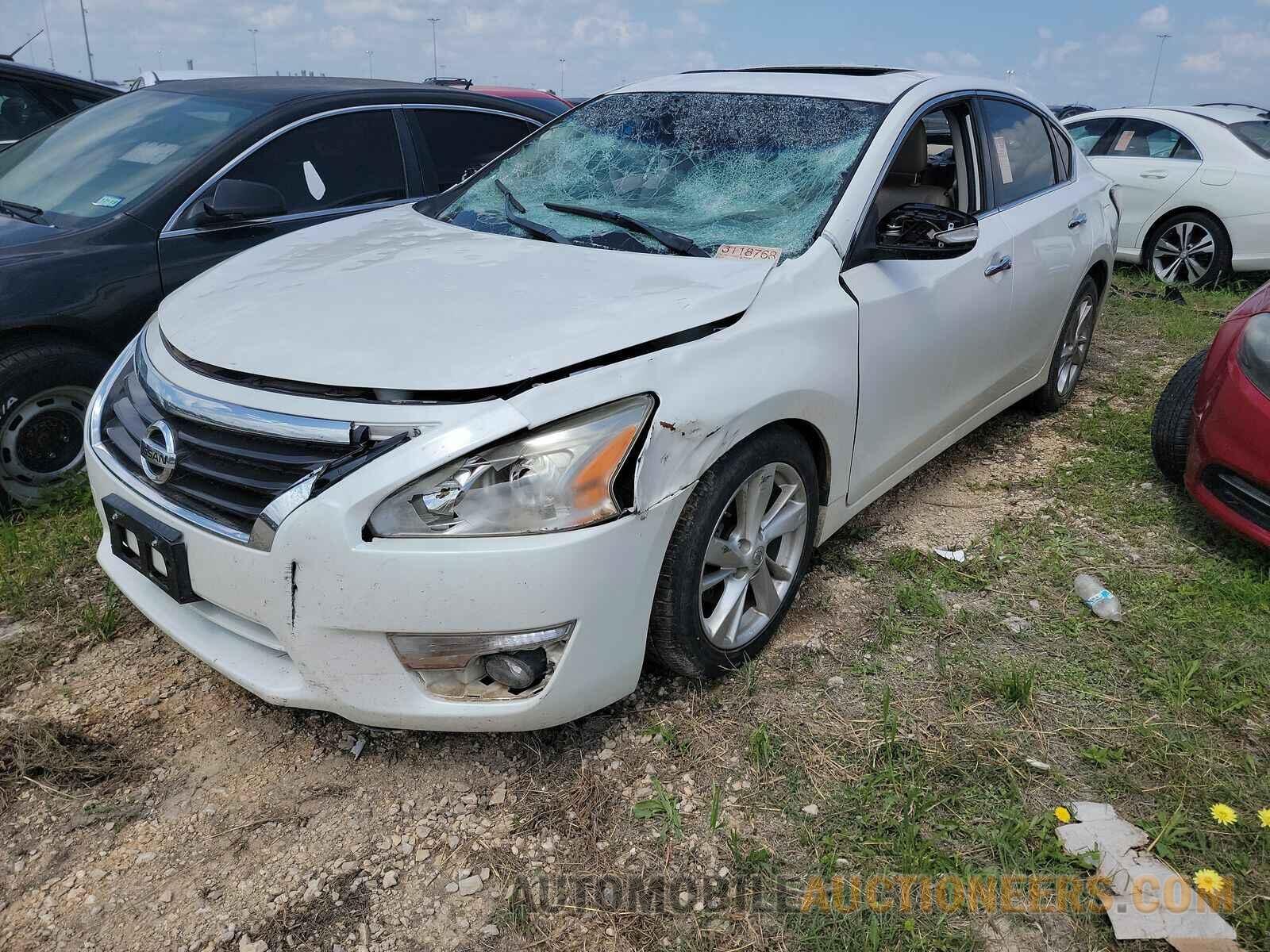 1N4AL3AP8FN392932 Nissan Altima 2015