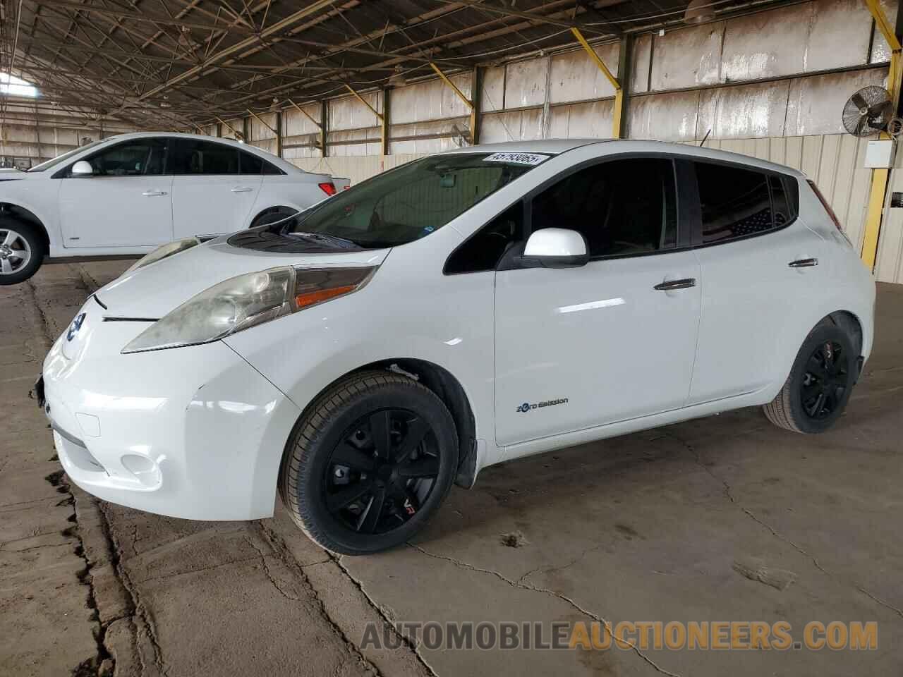 1N4AZ0CP3FC318873 NISSAN LEAF 2015