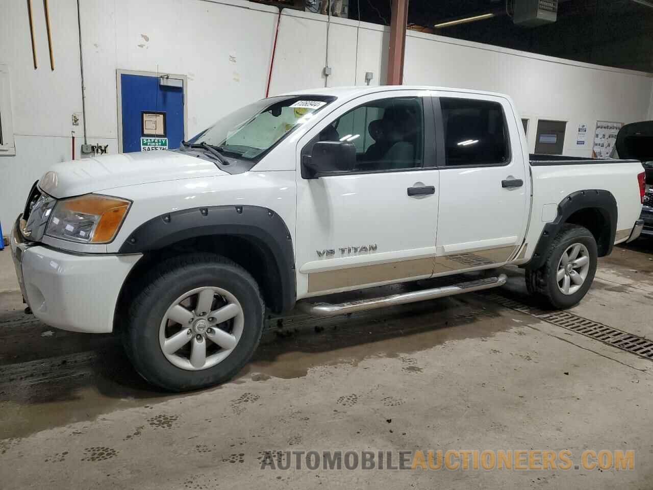 1N6AA0EC7BN320682 NISSAN TITAN 2011