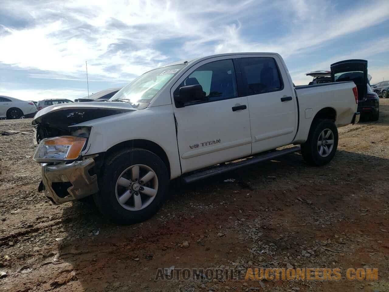 1N6AA0EK1DN307498 NISSAN TITAN 2013