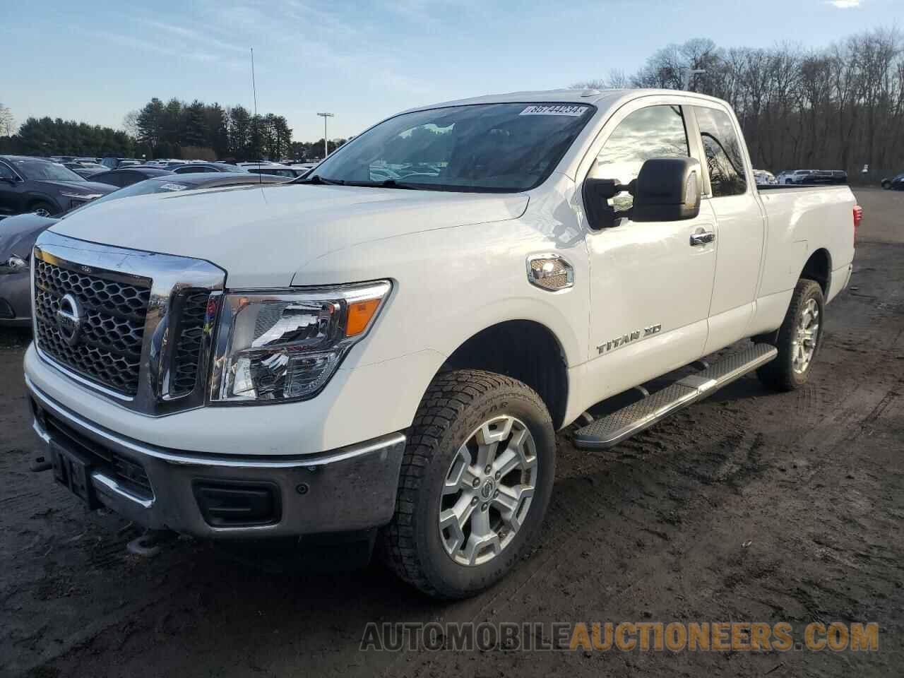 1N6AA1C48JN508109 NISSAN TITAN 2018