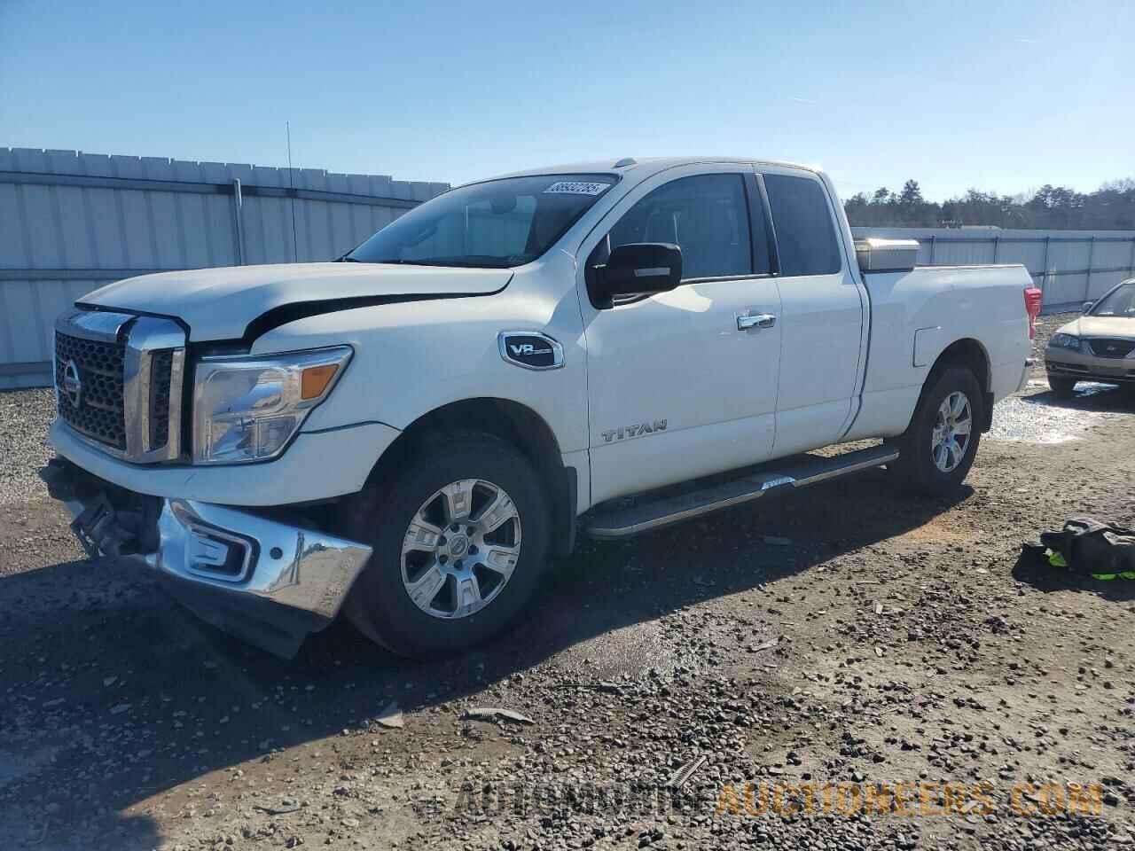 1N6AA1C58HN569138 NISSAN TITAN 2017