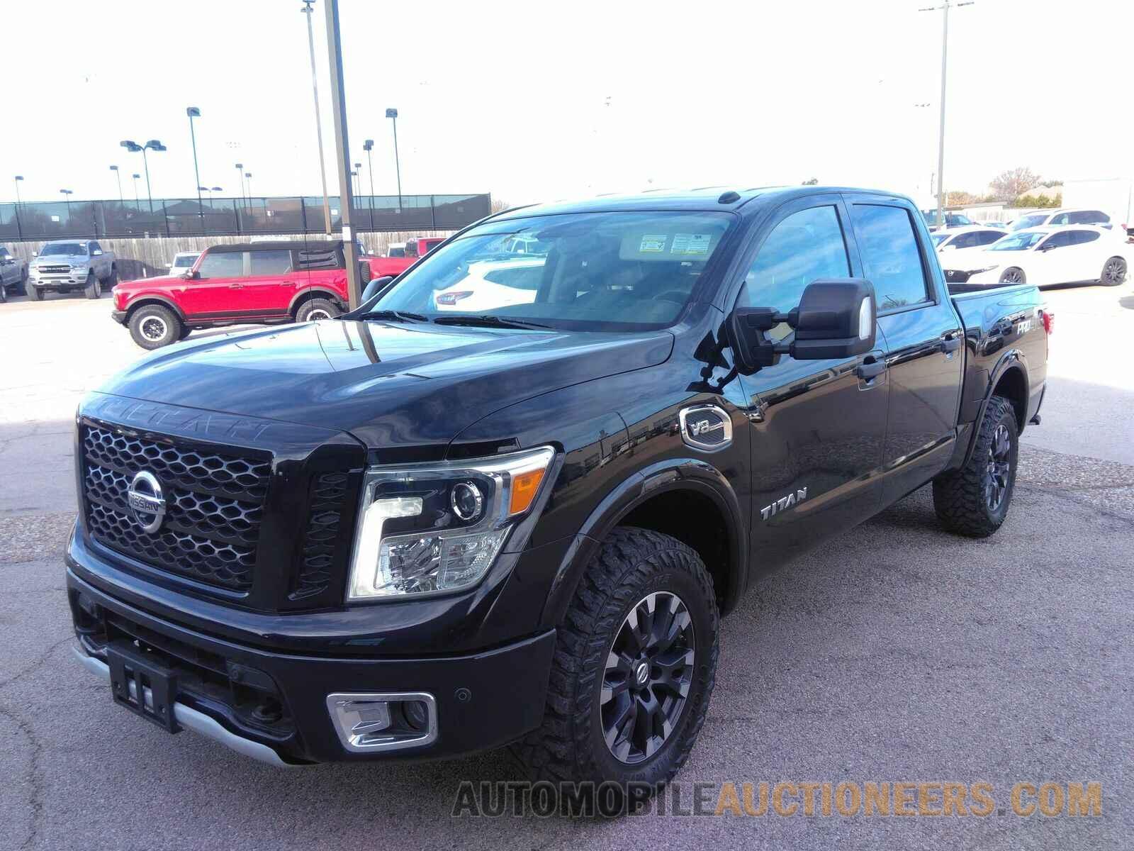 1N6AA1E50HN528032 Nissan Titan 2017