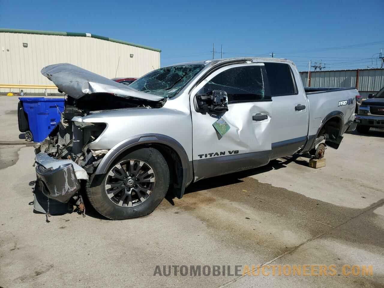 1N6AA1E50JN527906 NISSAN TITAN 2018