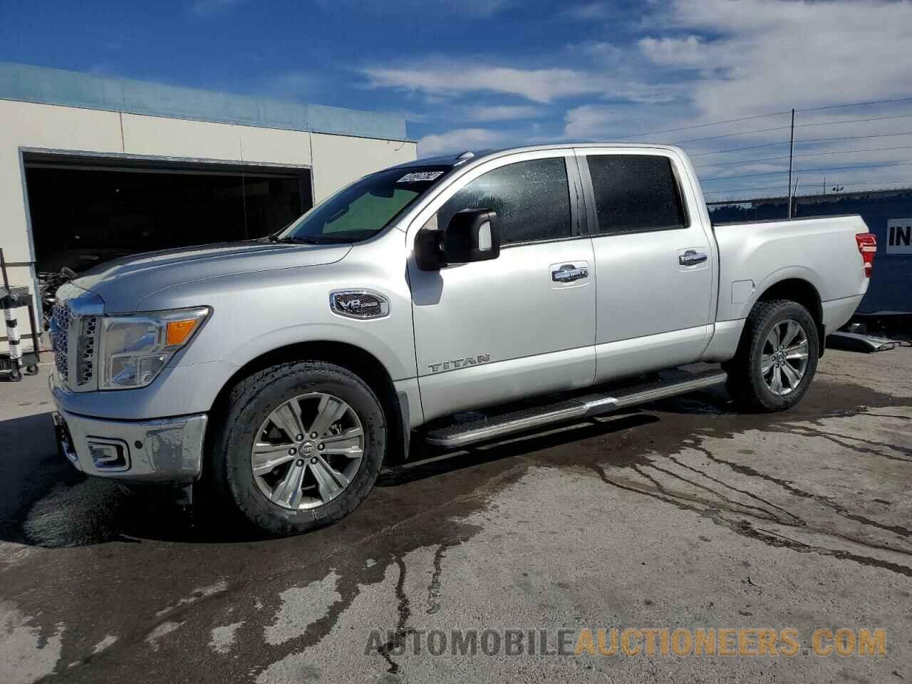 1N6AA1E52HN556530 NISSAN TITAN 2017