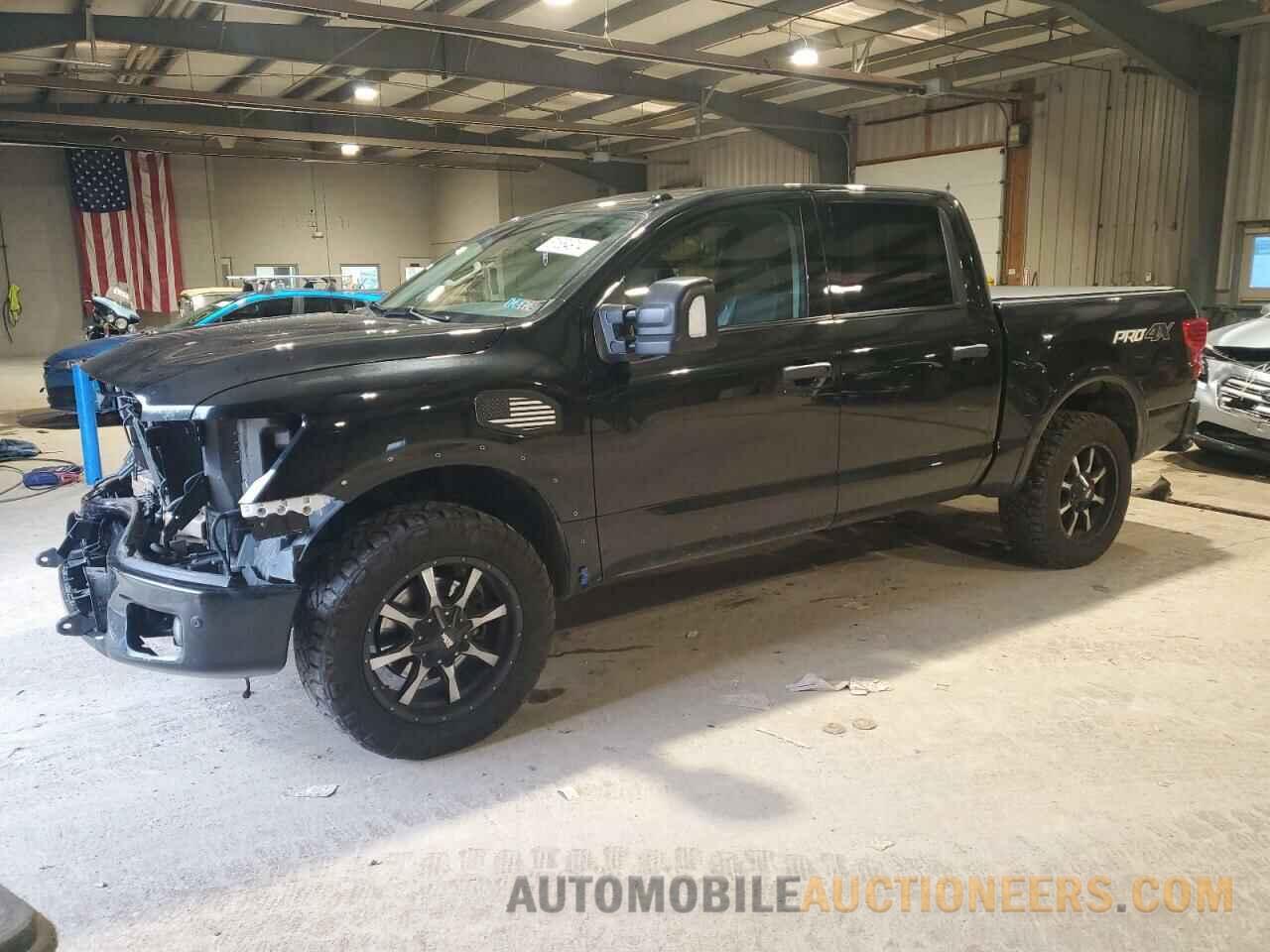 1N6AA1E54HN572454 NISSAN TITAN 2017