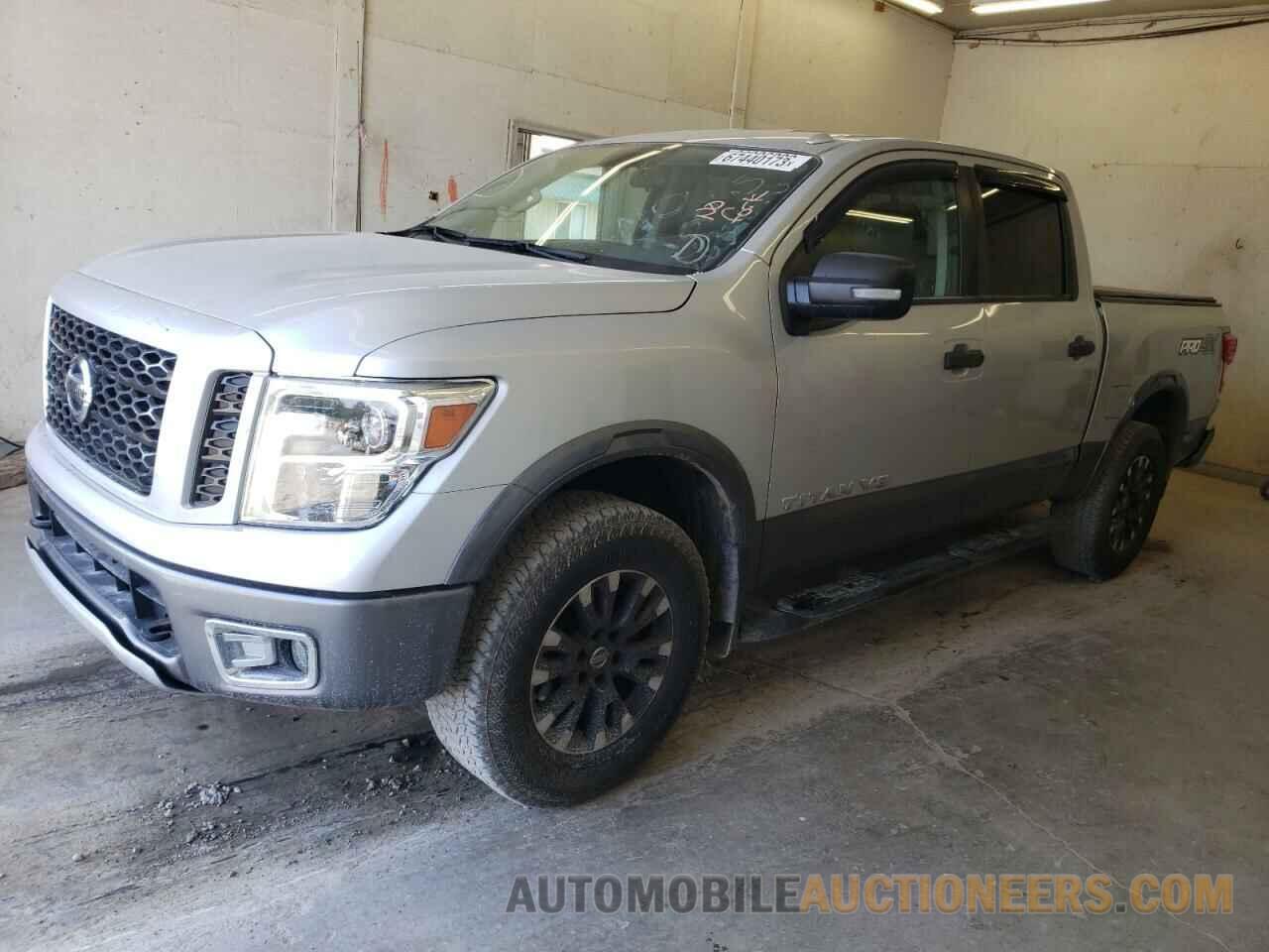 1N6AA1E56JN504906 NISSAN TITAN 2018