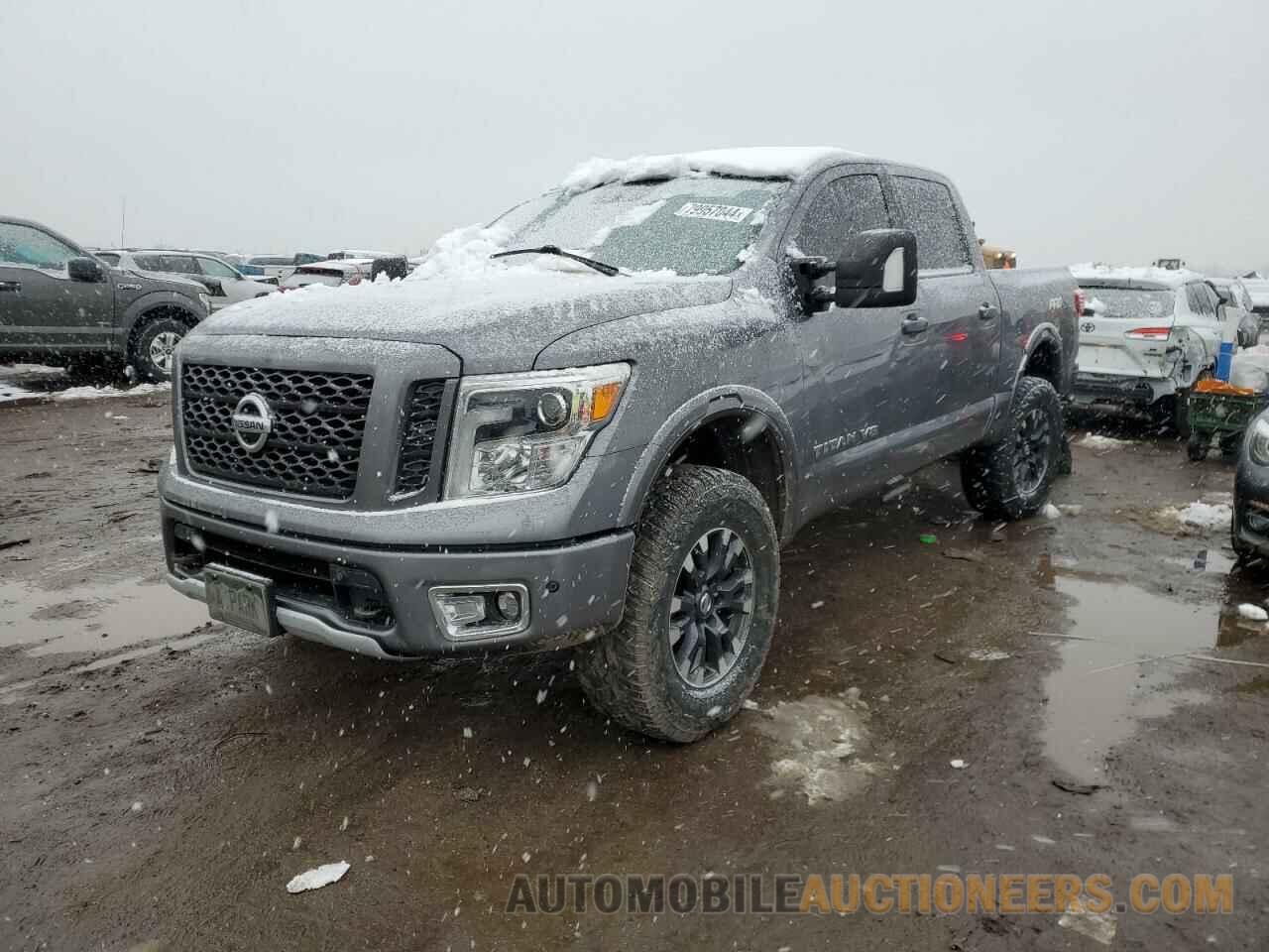 1N6AA1E56JN533158 NISSAN TITAN 2018