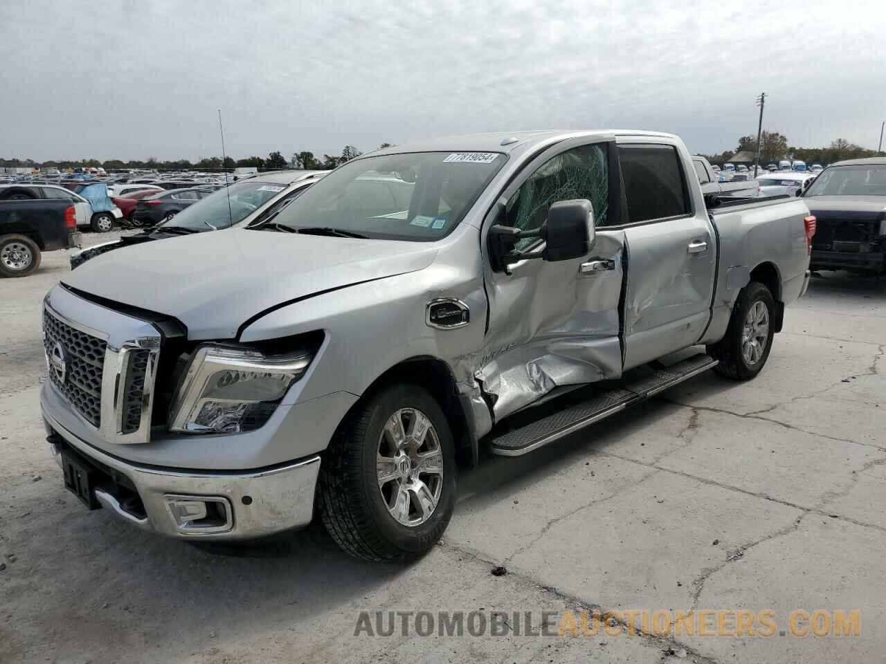 1N6AA1E57HN521367 NISSAN TITAN 2017