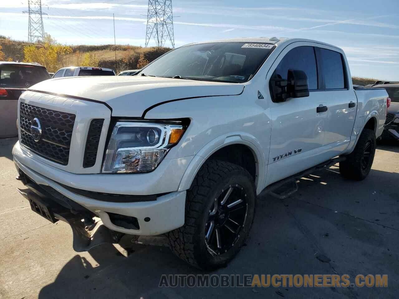 1N6AA1E59JN513163 NISSAN TITAN 2018