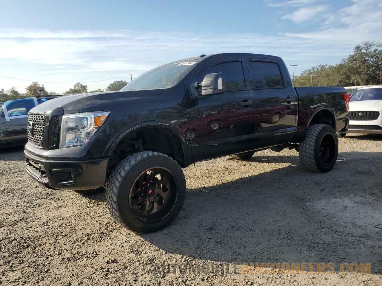 1N6AA1E59JN549368 NISSAN TITAN 2018