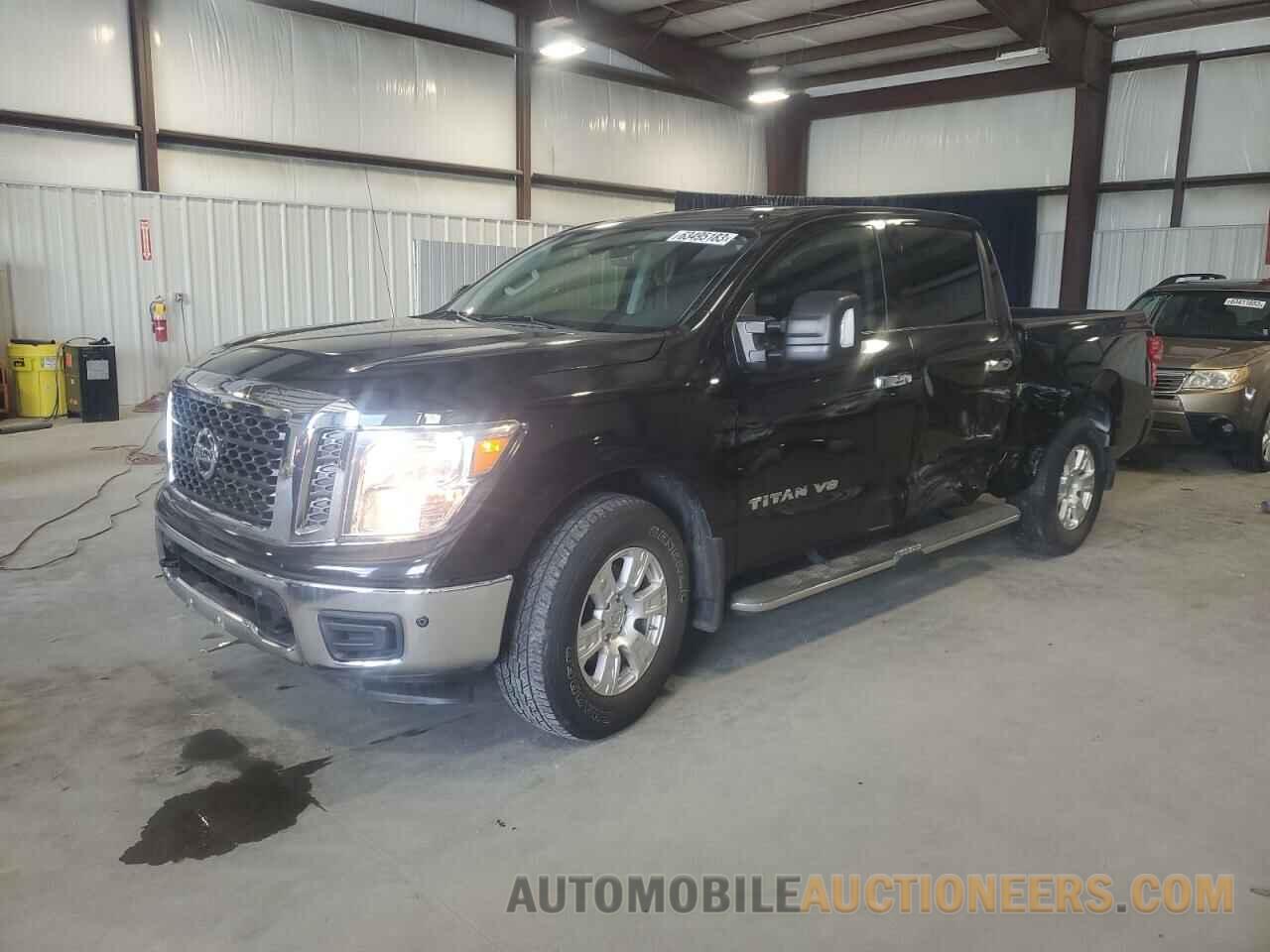 1N6AA1E62JN500165 NISSAN TITAN 2018