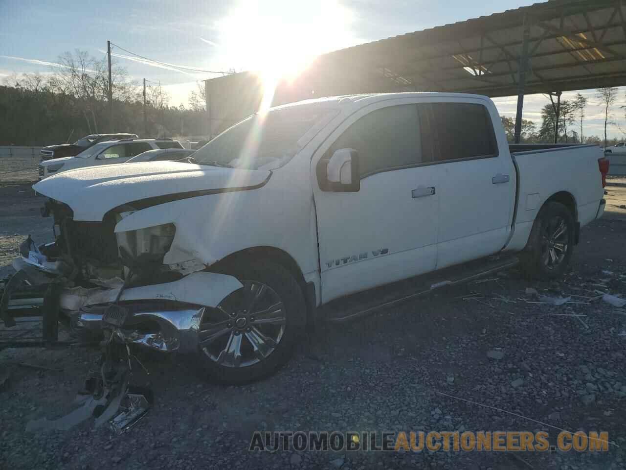 1N6AA1E63JN549214 NISSAN TITAN 2018