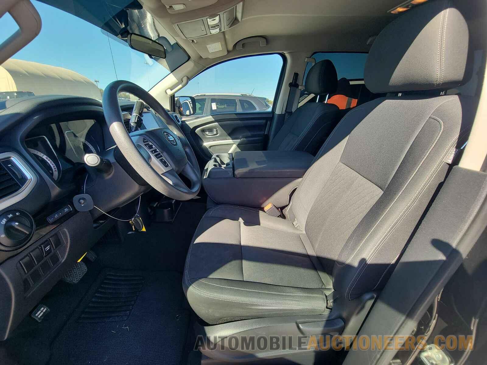 1N6AA1EJ9HN525000 Nissan Titan 2017