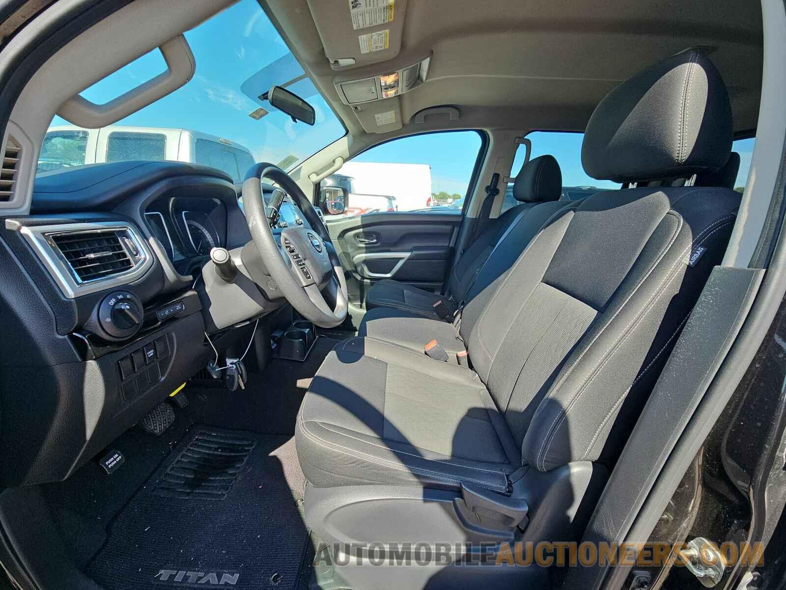 1N6AA1EK4HN554557 Nissan Titan 2017