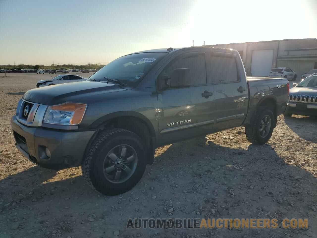 1N6BA0EC3DN310724 NISSAN TITAN 2013