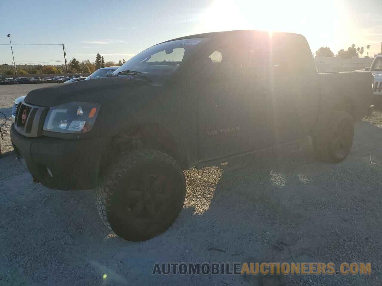 1N6BA0ED8BN313365 NISSAN TITAN 2011