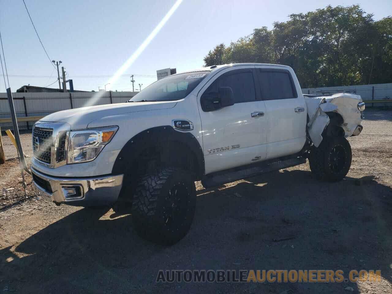 1N6BA1F38JN551856 NISSAN TITAN 2018