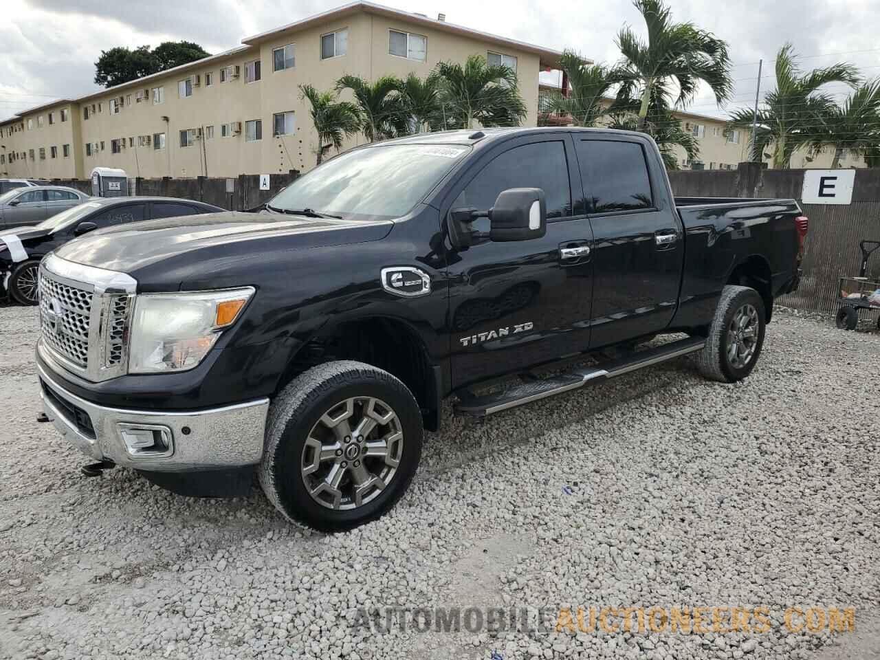 1N6BA1F4XHN565096 NISSAN TITAN 2017