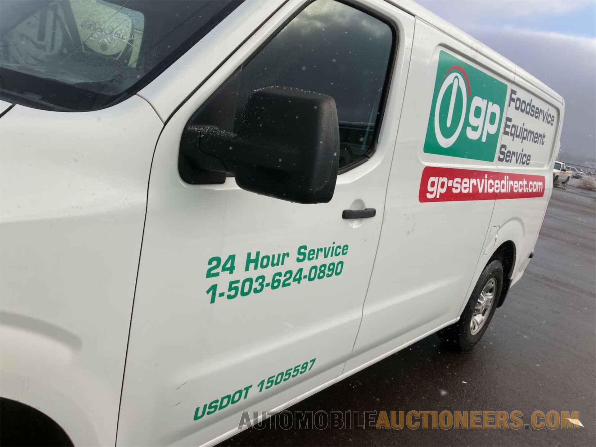 1N6BF0KM4JN806965 NISSAN NV CARGO NV1500 2018