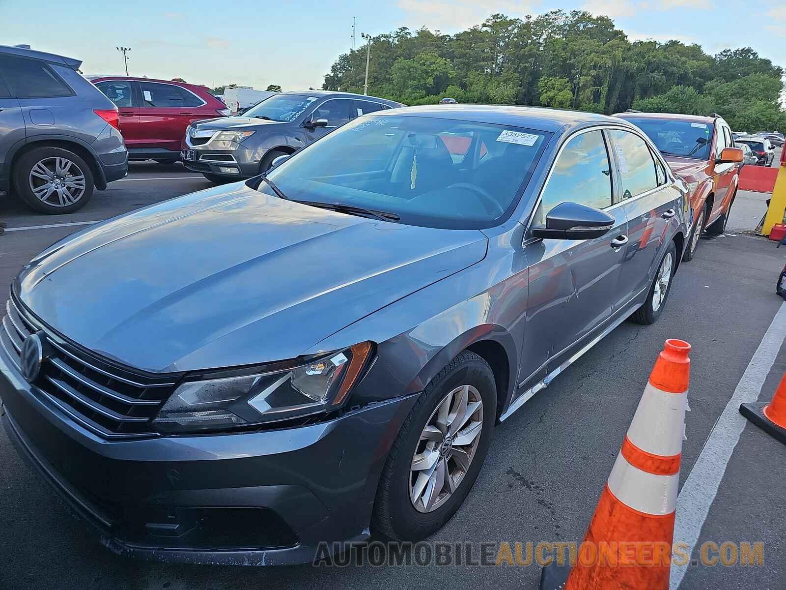 1VWAT7A31HC001128 Volkswagen Passat 2017