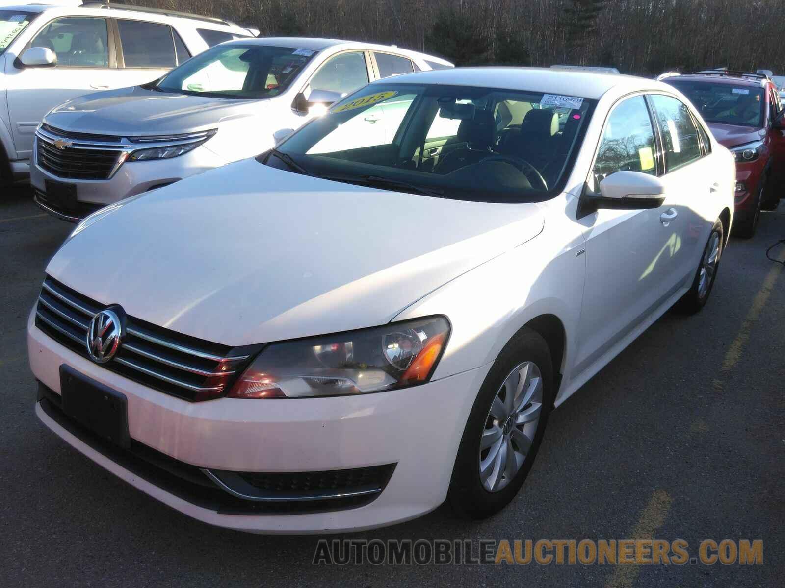 1VWAT7A33FC028134 Volkswagen Passat 2015