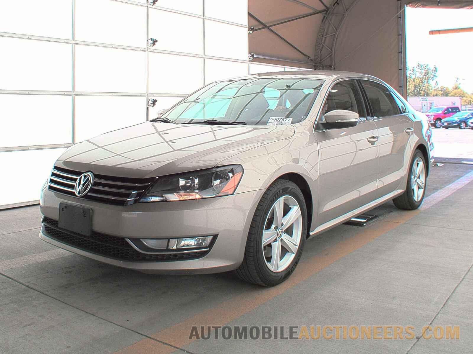 1VWAT7A35FC088464 Volkswagen Passat 2015