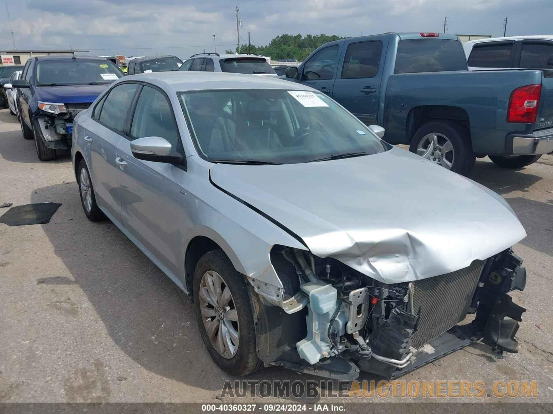 1VWAT7A37FC002104 VOLKSWAGEN PASSAT 2015