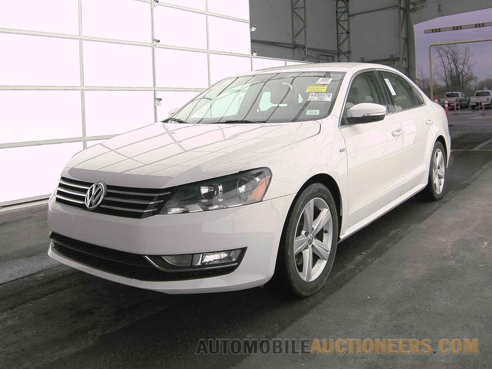 1VWAT7A38FC107086 Volkswagen Passat 2015