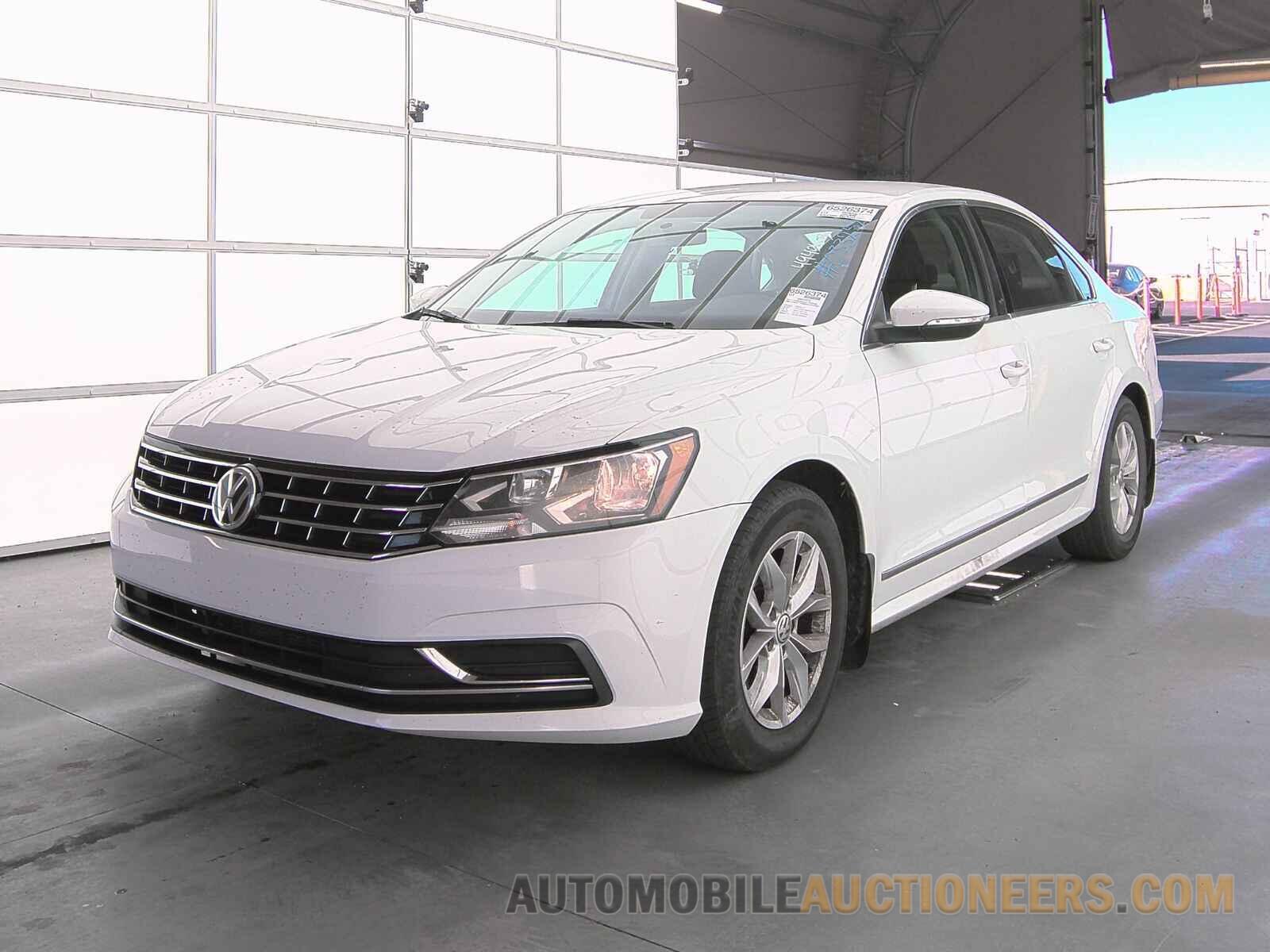 1VWAT7A38HC033252 Volkswagen Passat 2017