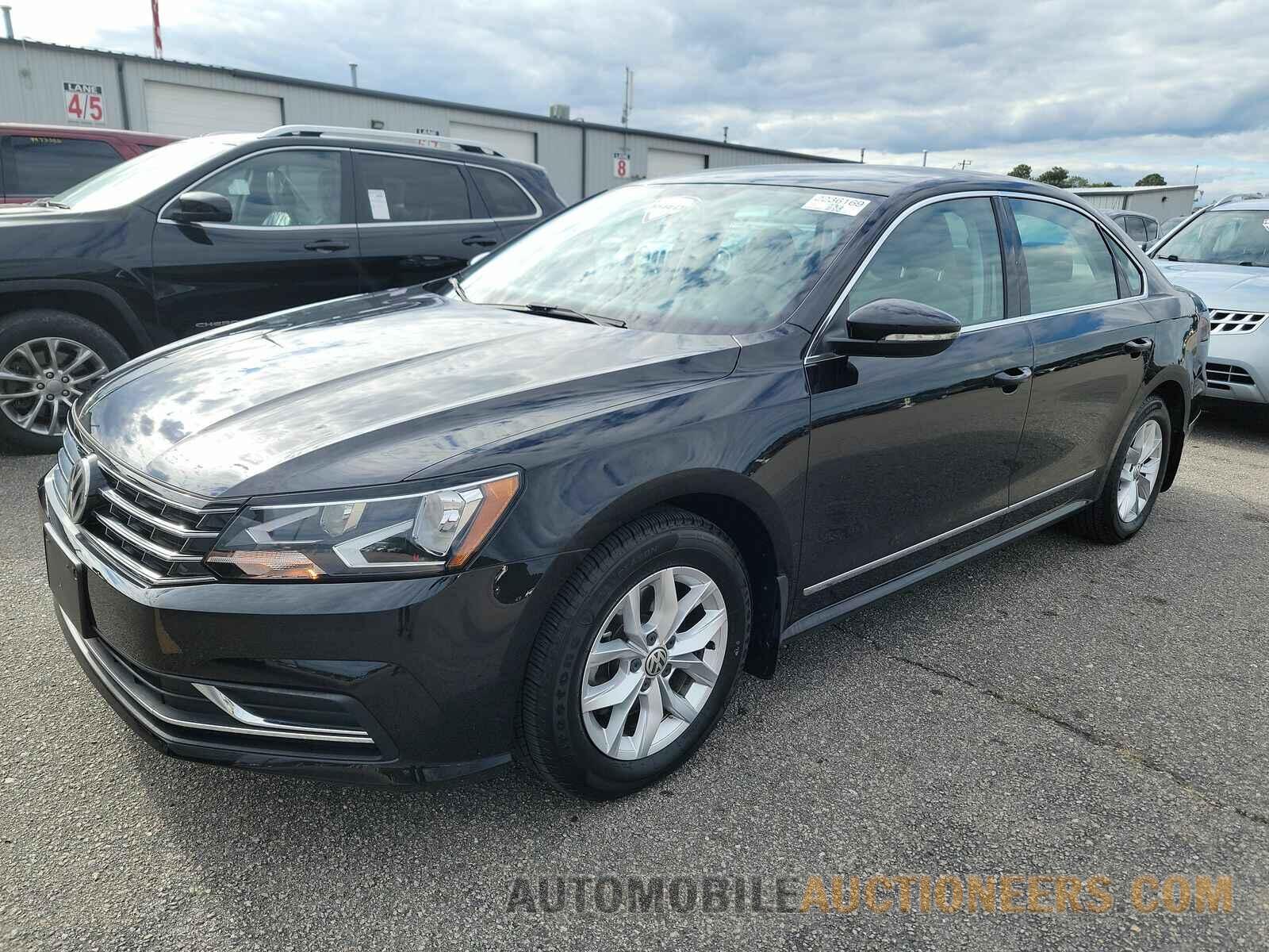 1VWAT7A39HC056863 Volkswagen Passat 2017