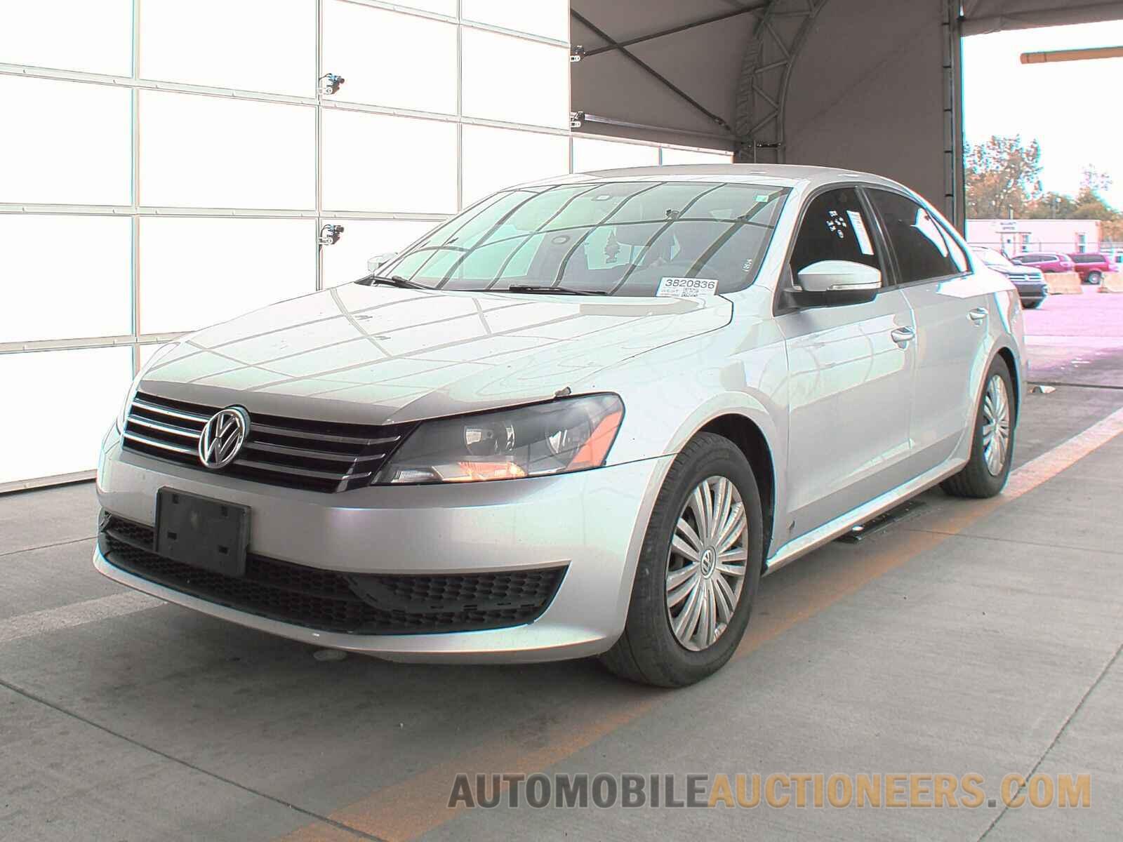 1VWAT7A3XFC038241 Volkswagen Passat 2015