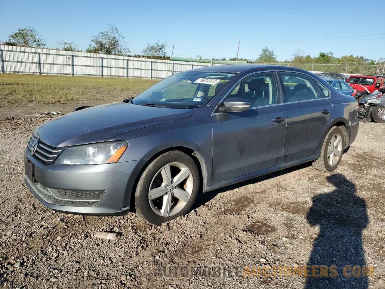 1VWBH7A32DC113811 VOLKSWAGEN PASSAT 2013