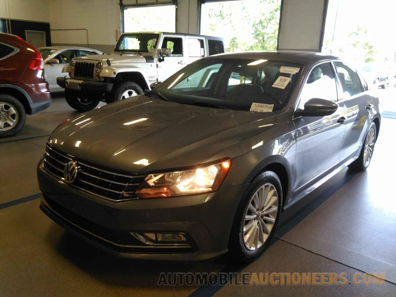 1VWBS7A31GC057009 Volkswagen Passat 2016